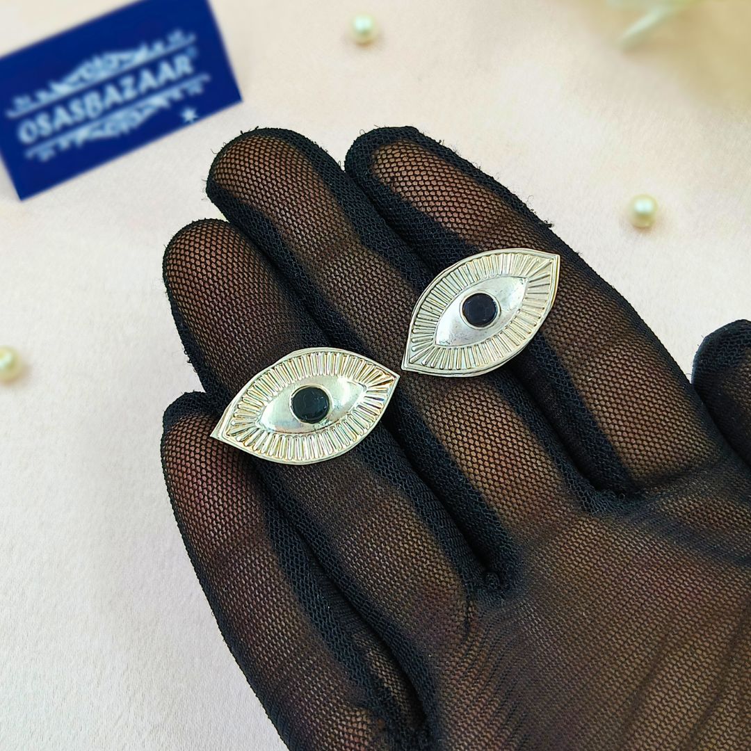 Pure Silver Eyes Image Hand Dimension 1